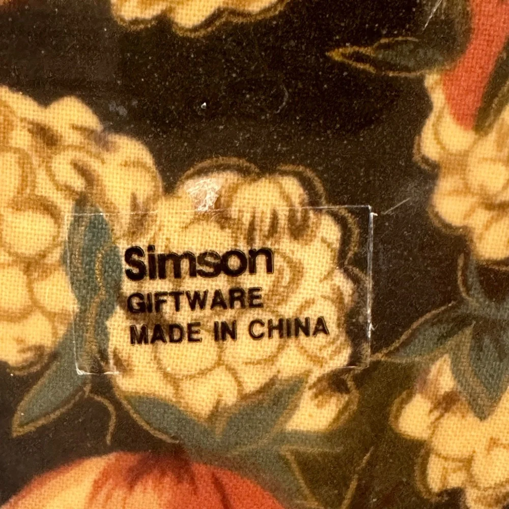 - Simpson dark green fruit/floral design vase